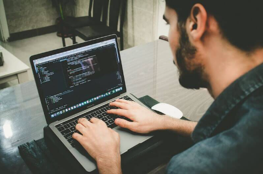 A Complete Guide to Hiring Freelance Web Developers for Your Next Project