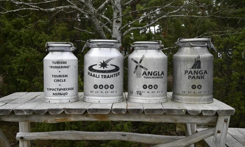 datrihelminen life obscure brand identity
