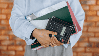 What should be included in a bookkeeping handover when changing accountants?
