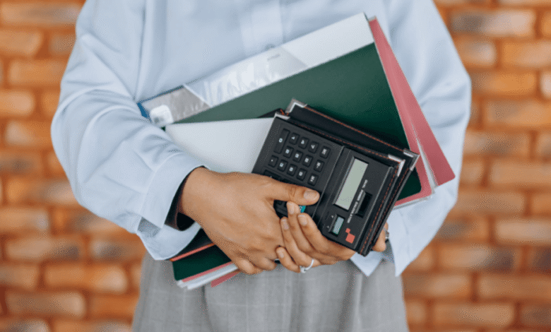 What should be included in a bookkeeping handover when changing accountants?